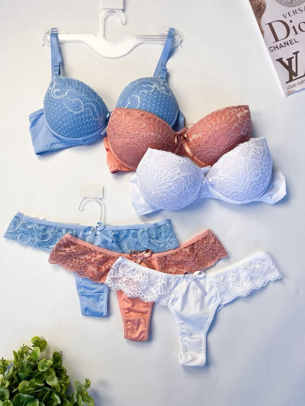Conjunto de Renda Calcinha Fio Duplo com
Bojo
