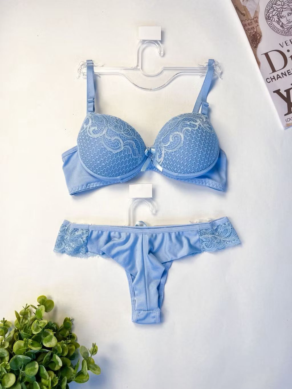 Conjunto de Renda Calcinha Fio Duplo com
Bojo