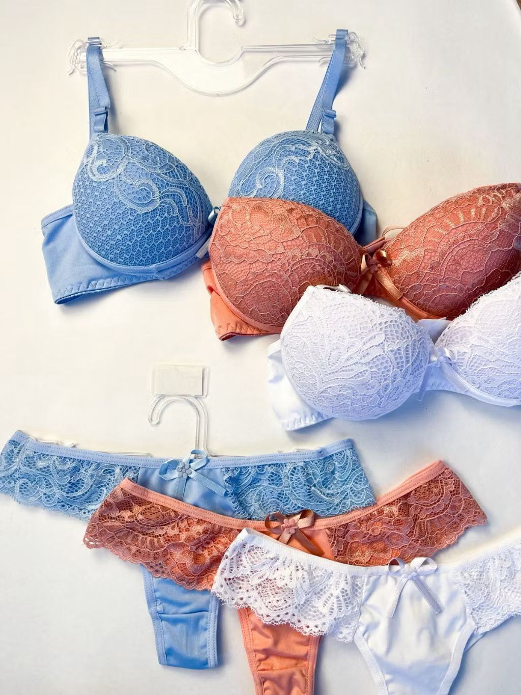 Conjunto de Renda Calcinha Fio Duplo com
Bojo